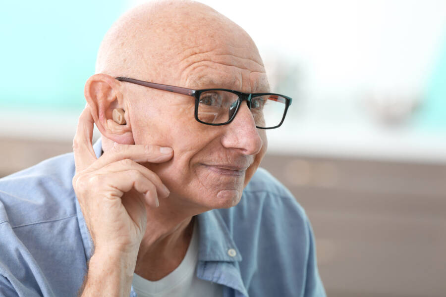 How do hearing aids help with hearing loss? Elite Hearing Care